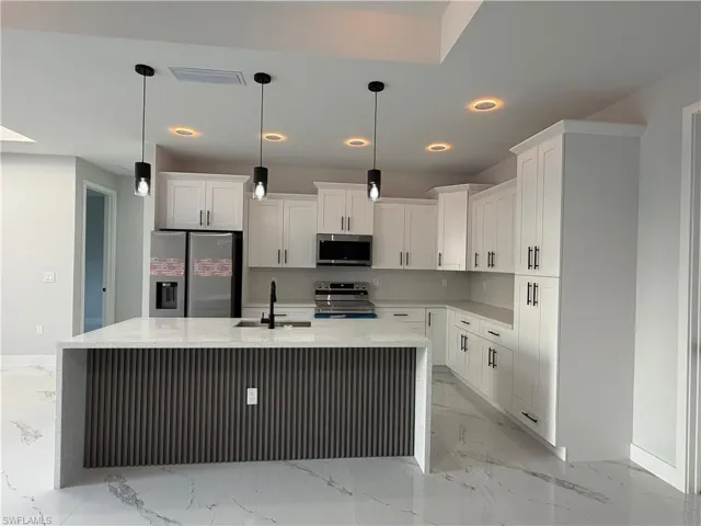618 Thompson Ave, Lehigh Acres, Florida 33972