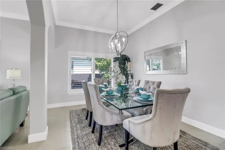 109 38th Pl, Cape Coral, Florida 33993