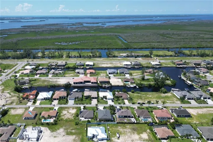 109 38th Pl, Cape Coral, Florida 33993