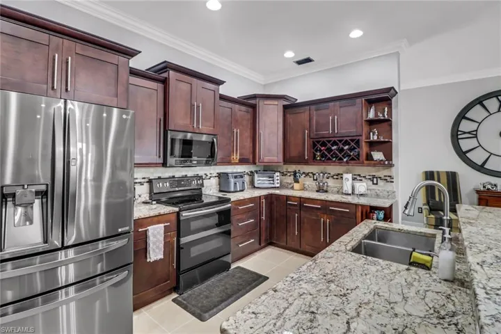 109 38th Pl, Cape Coral, Florida 33993