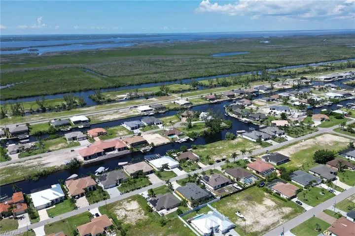109 38th Pl, Cape Coral, Florida 33993