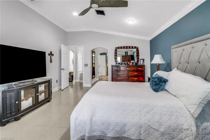 109 38th Pl, Cape Coral, Florida 33993