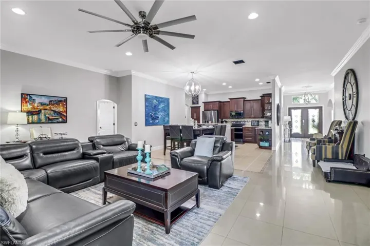 109 38th Pl, Cape Coral, Florida 33993