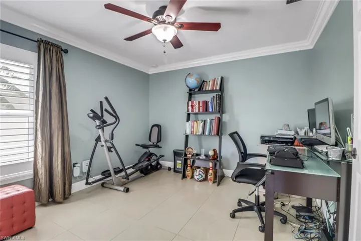 109 38th Pl, Cape Coral, Florida 33993