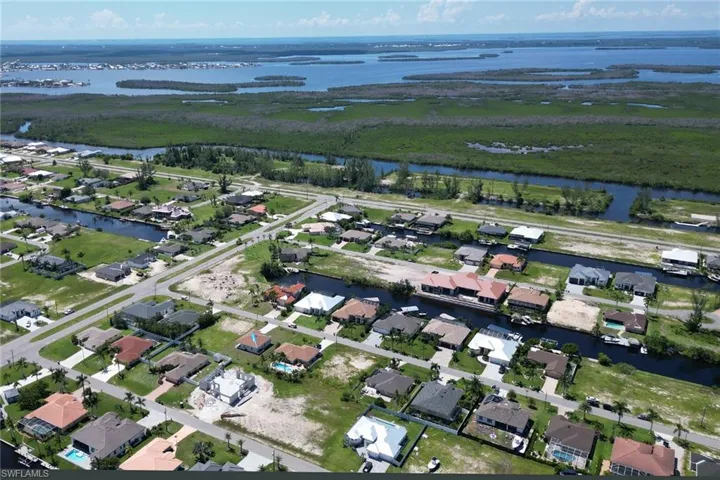 109 38th Pl, Cape Coral, Florida 33993