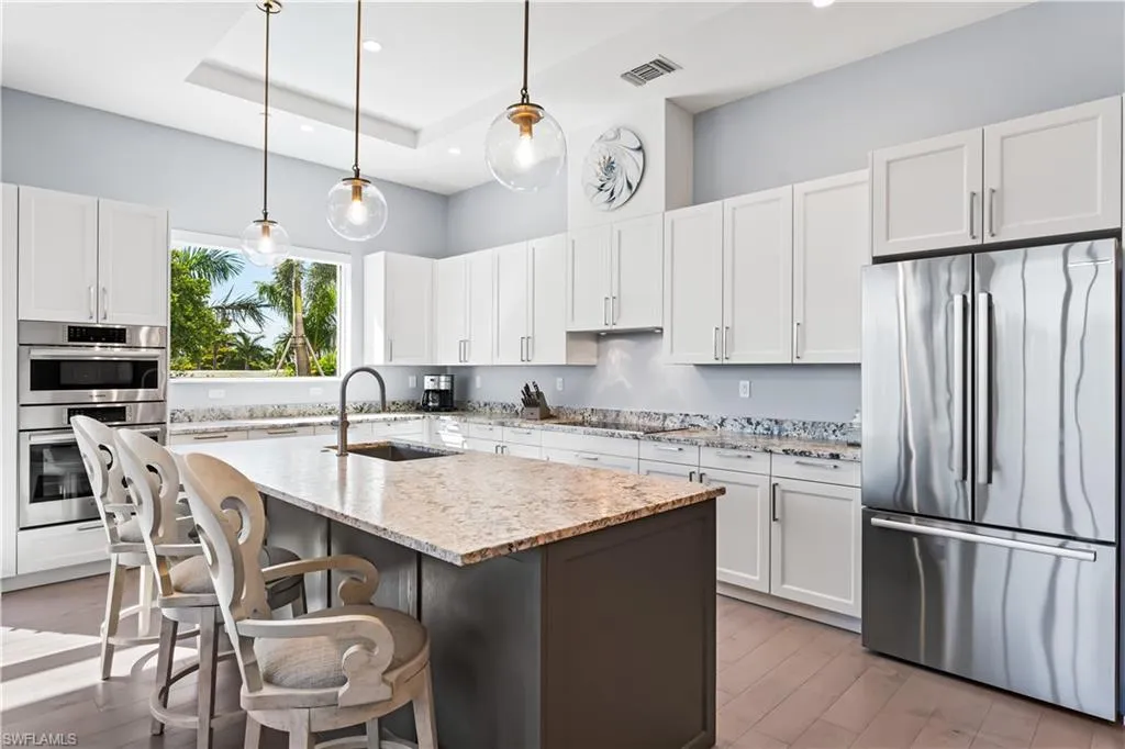 4142 Bay Beach LN, Fort Myers Beach, FL 33931,224032061