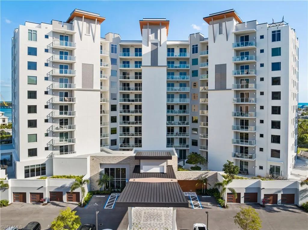 4142 Bay Beach LN, Fort Myers Beach, FL 33931,224032061