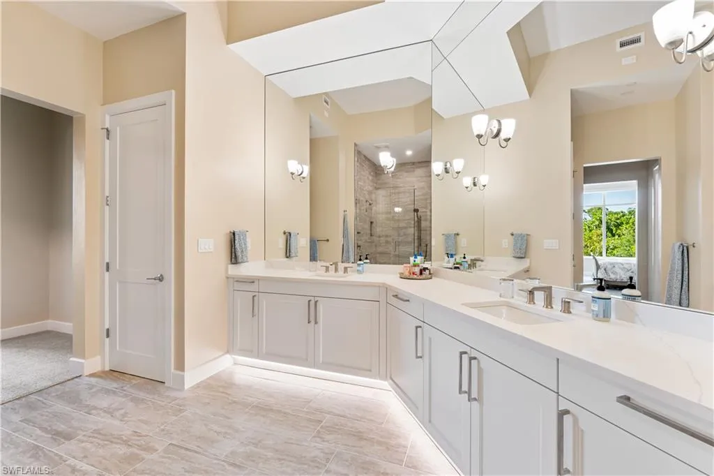 4142 Bay Beach LN, Fort Myers Beach, FL 33931,224032061