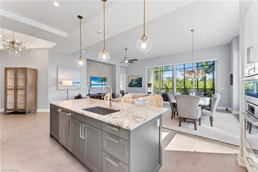 4142 Bay Beach LN, Fort Myers Beach, FL 33931,224032061