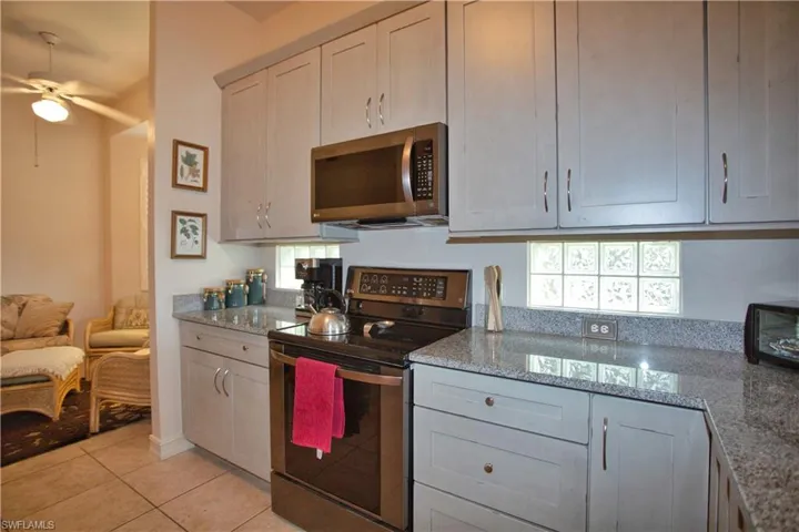 825  Bentwater  CIR, Naples, FL 34108