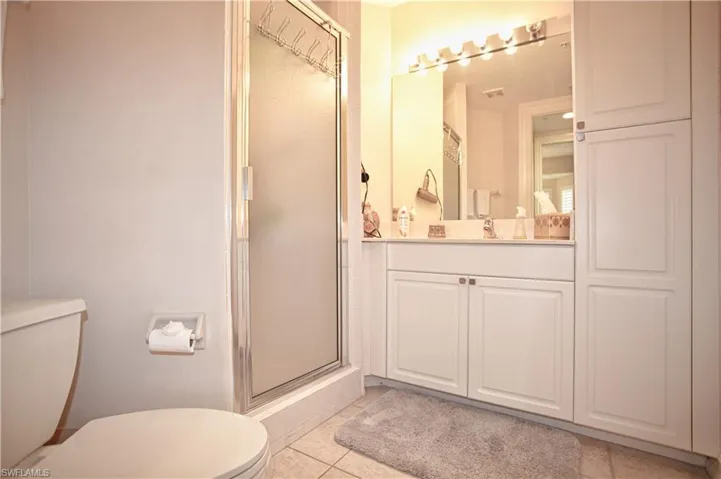 825  Bentwater  CIR, Naples, FL 34108