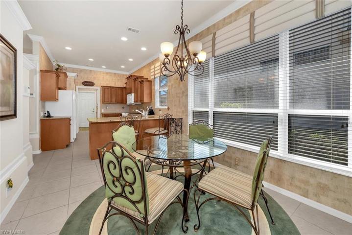 breakfast room to kitchen