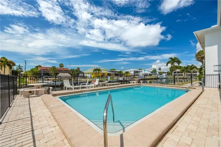 1102 Se 39th Ter # 105, Cape Coral Fl 33904
