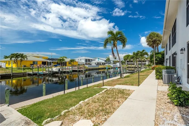 1102 Se 39th Ter # 105, Cape Coral Fl 33904