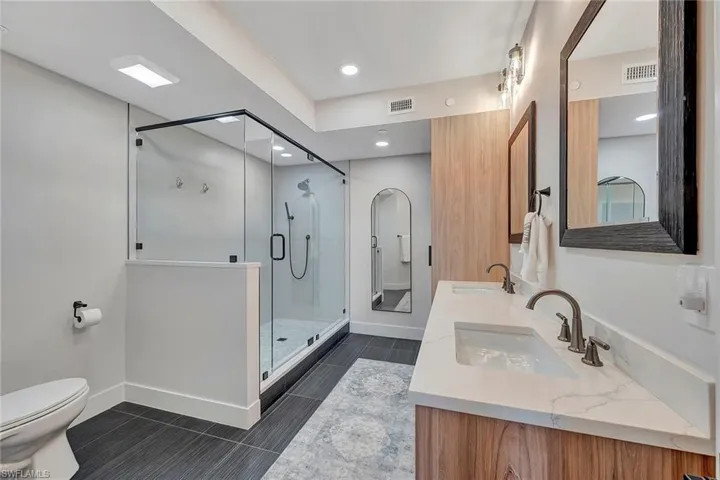 Primary En-suite Bath