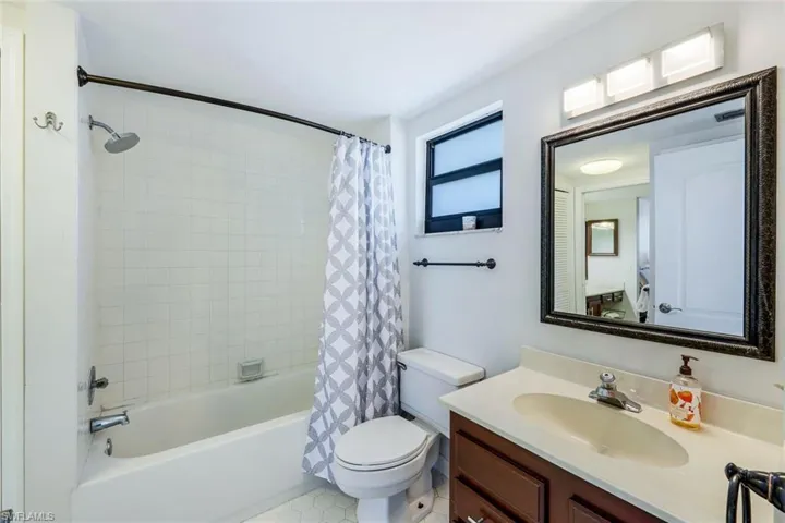 803 River Point Dr 201b, Naples, Florida 34102
