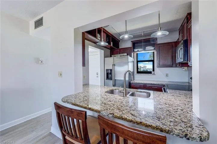 803 River Point Dr 201b, Naples, Florida 34102