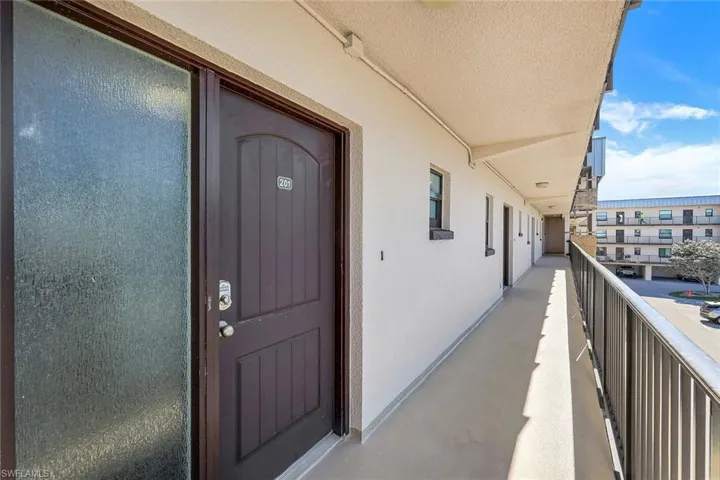 803 River Point Dr 201b, Naples, Florida 34102