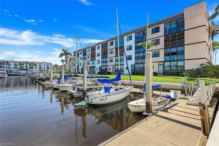 803 River Point Dr 201b, Naples, Florida 34102