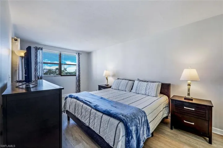 803 River Point Dr 201b, Naples, Florida 34102