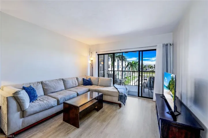 803 River Point Dr 201b, Naples, Florida 34102