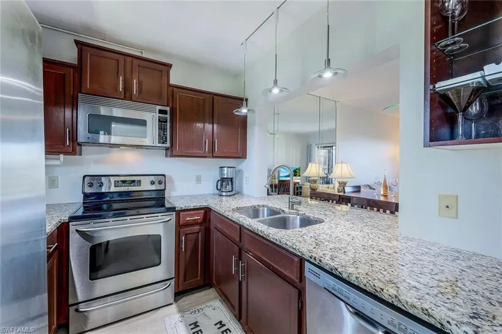 803 River Point Dr 201b, Naples, Florida 34102