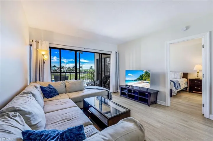 803 River Point Dr 201b, Naples, Florida 34102