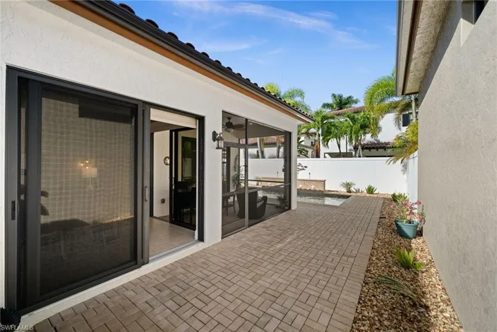8000  Cordoba  PL, Naples, FL 34113