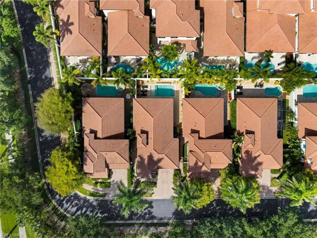 8000  Cordoba  PL, Naples, FL 34113