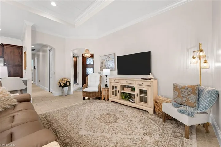 8000  Cordoba  PL, Naples, FL 34113