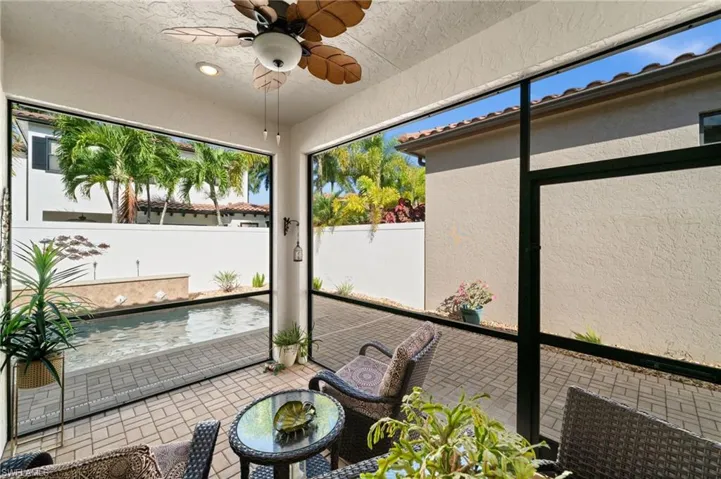 8000  Cordoba  PL, Naples, FL 34113