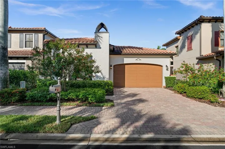 8000  Cordoba  PL, Naples, FL 34113