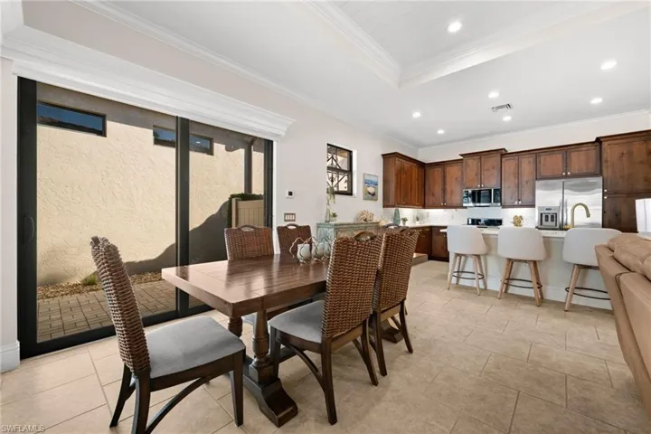 8000  Cordoba  PL, Naples, FL 34113