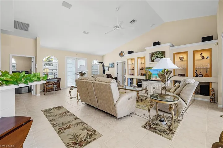 1210 Se 21st Ave, Cape Coral, Florida 33990