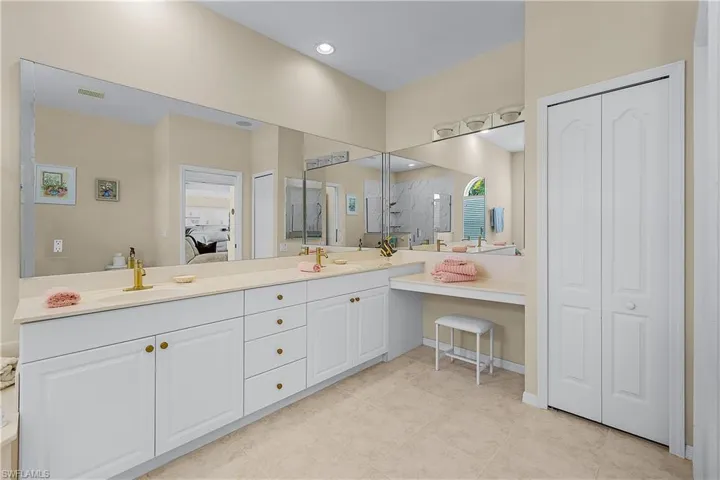 Dual vanity and everything clean