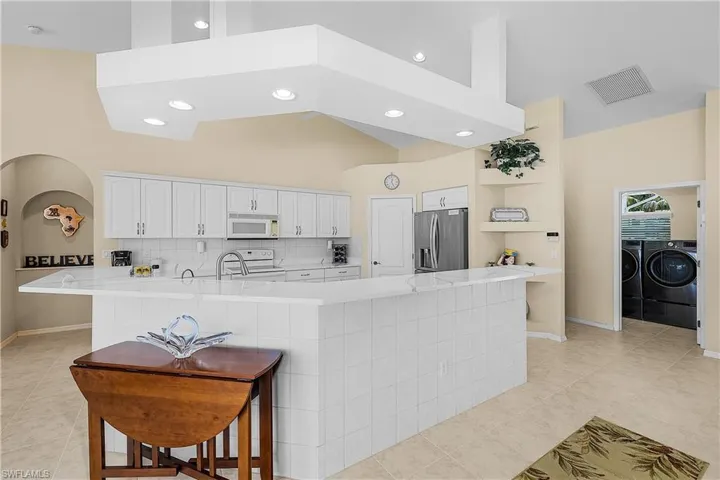 New counters, new cabinet fronts, new refrigerator with 2 ice makers.