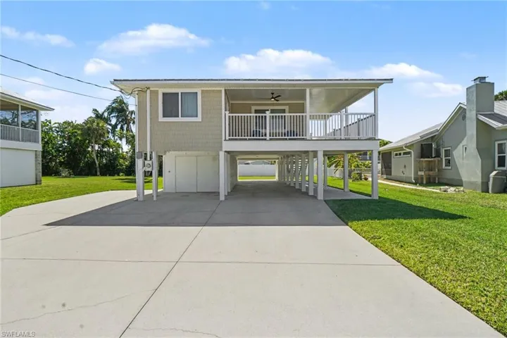 942 Prescott St, Fort Myers Beach, Florida 33931