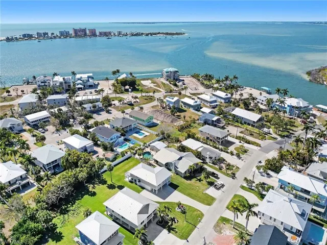 942 Prescott St, Fort Myers Beach, Florida 33931