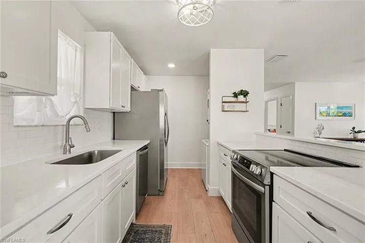 942 Prescott St, Fort Myers Beach, Florida 33931