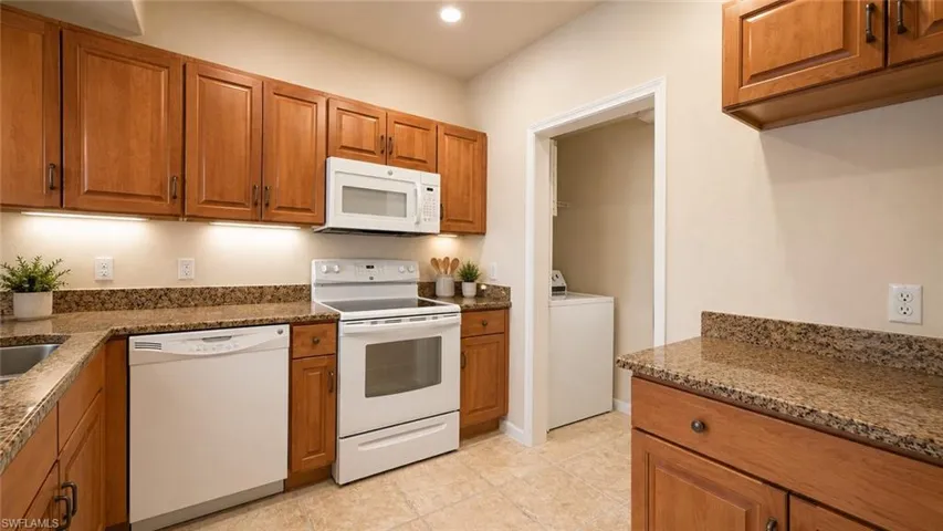 13100 Bella Casa Cir 235, Fort Myers, Florida 33966