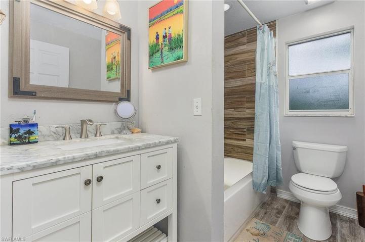 2037  Crown Pointe W BLVD, Naples, FL 34112