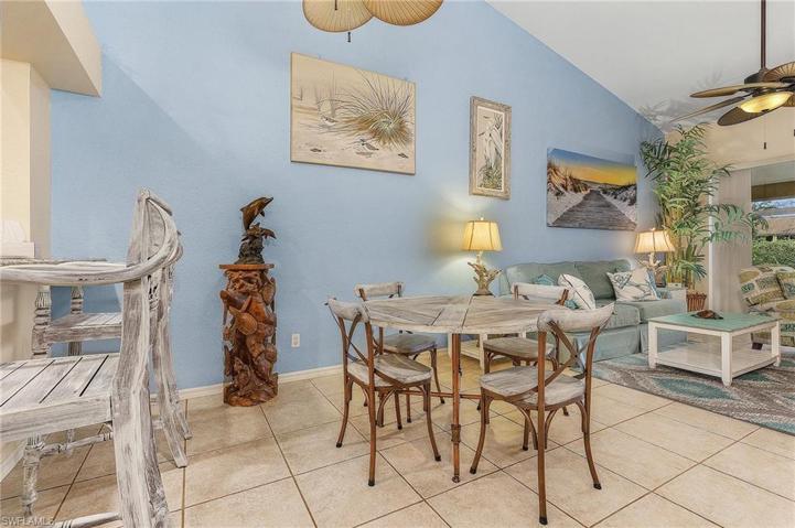 2037  Crown Pointe W BLVD, Naples, FL 34112