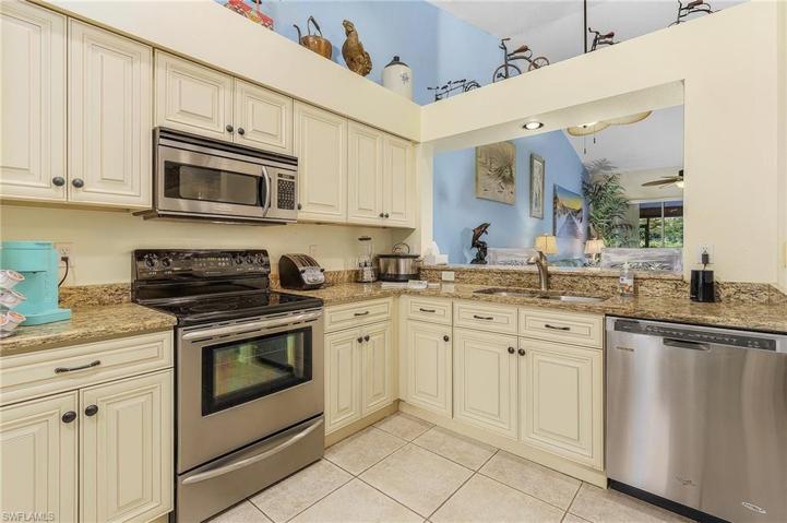 2037  Crown Pointe W BLVD, Naples, FL 34112
