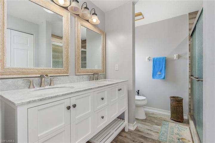 2037  Crown Pointe W BLVD, Naples, FL 34112