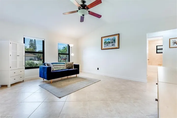 49  Willoughby  DR, Naples, FL 34110