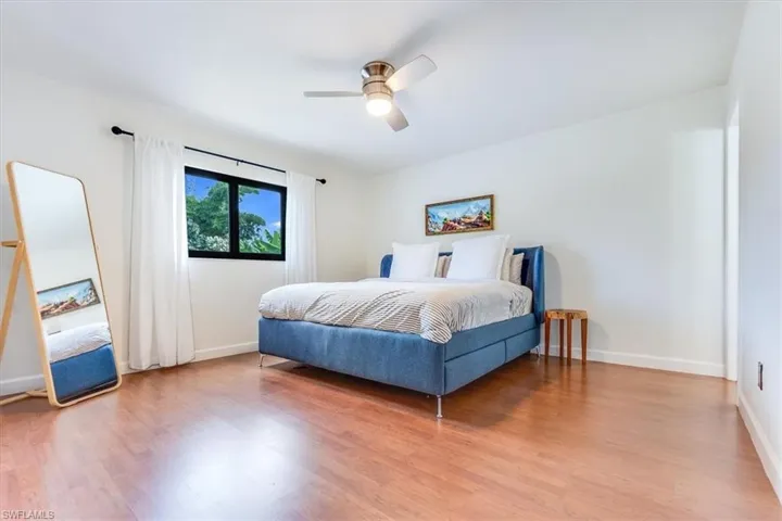 49  Willoughby  DR, Naples, FL 34110