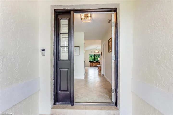 49  Willoughby  DR, Naples, FL 34110