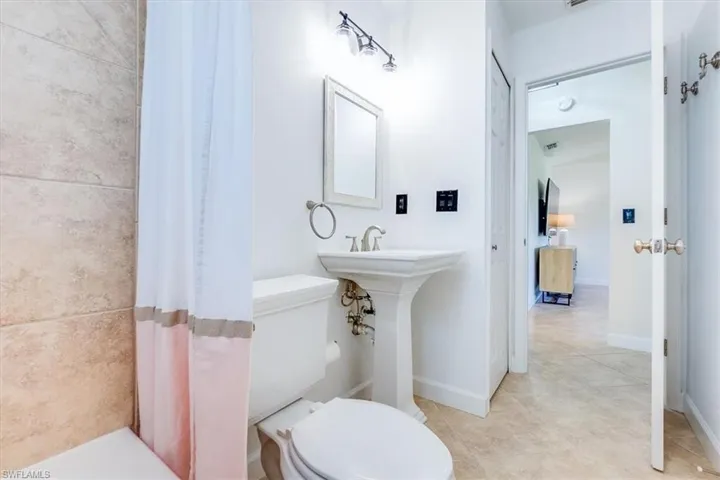 49  Willoughby  DR, Naples, FL 34110
