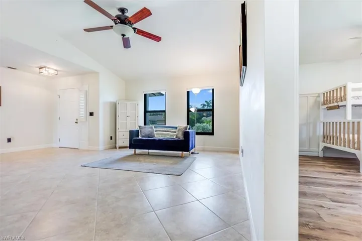 49  Willoughby  DR, Naples, FL 34110
