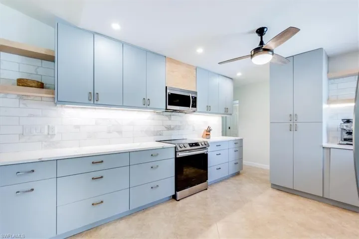 49  Willoughby  DR, Naples, FL 34110